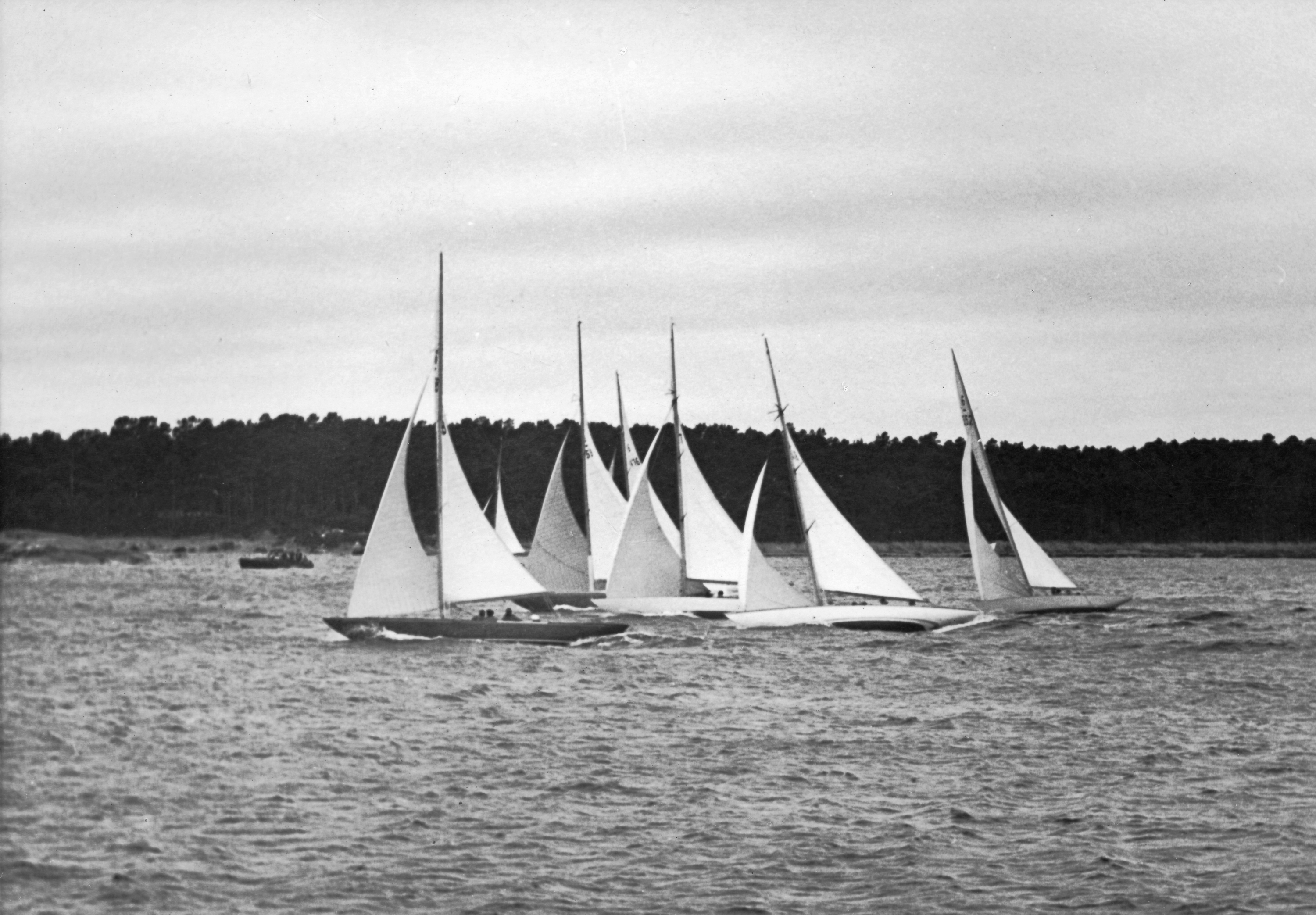 7 Six Metre boats sailing